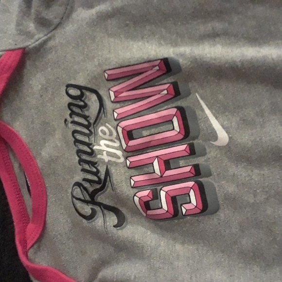 Size 3-6 months baby girls Nike onesie - Picture 9 of 12